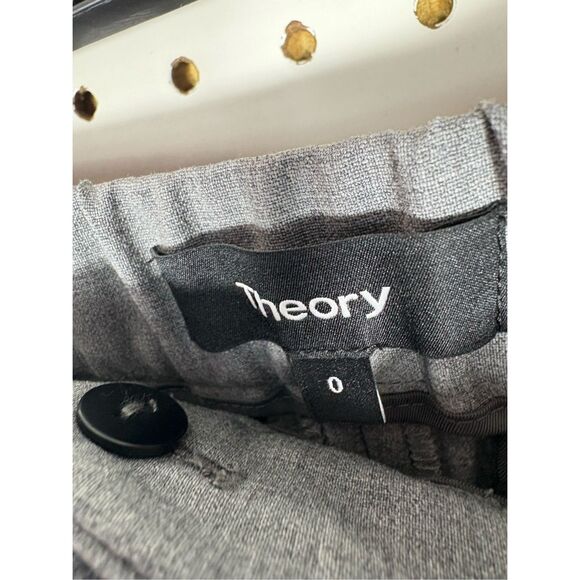 Theory woman’s pants size 0 - Picture 9 of 9